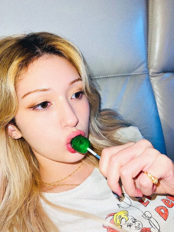 사탕 먹고있는 전소미