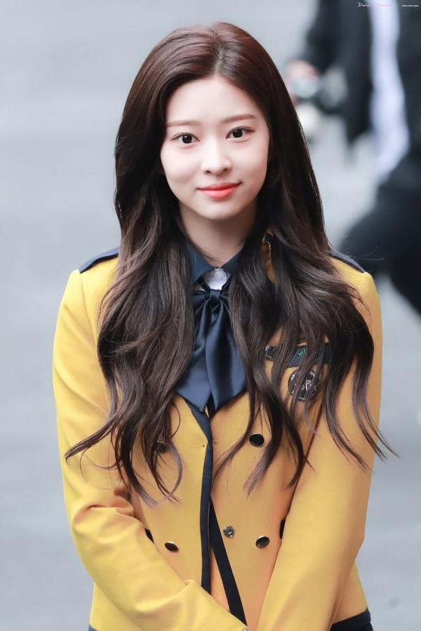 아이즈원 김민주 교복
