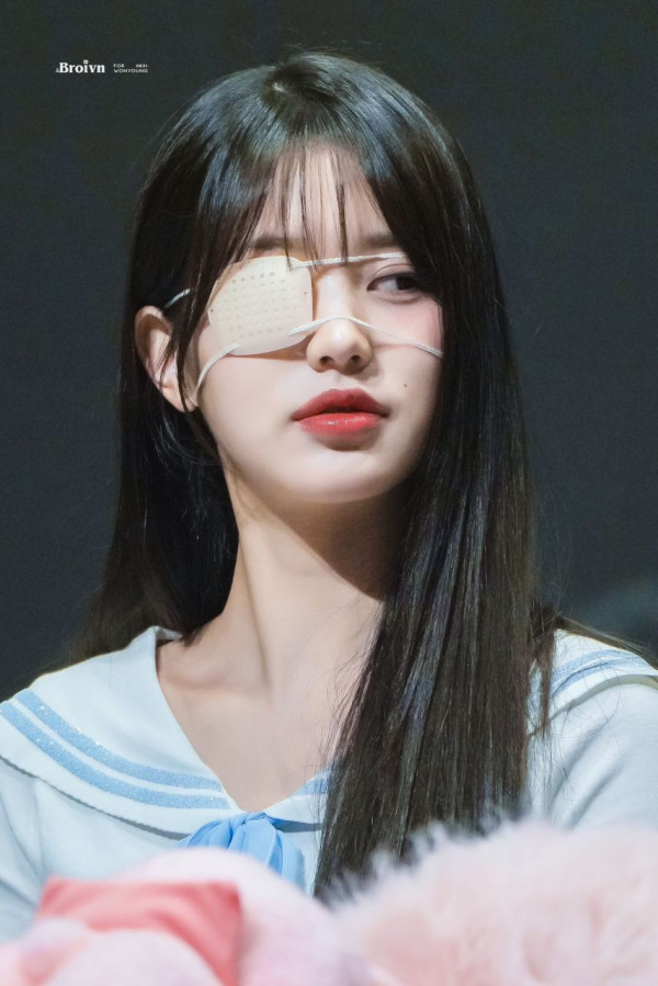 눈병 나서 안대를 쓴 아이브 장원영