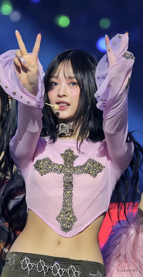뉴진스 팜하니 허리 라인