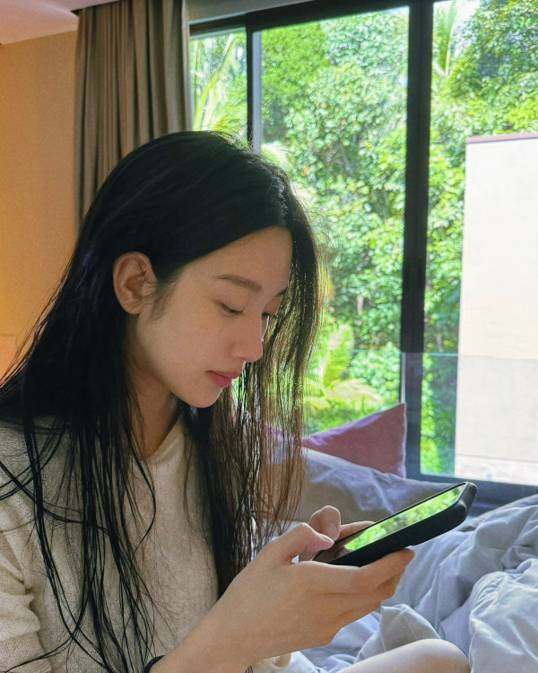 검정 끈비키니 T백 배우 문가영