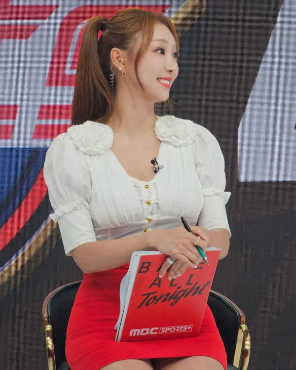 빨간 초미니 박지영 아나운서 미친 골반