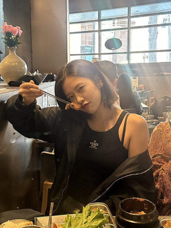 고기 먹는 아이브 안유진