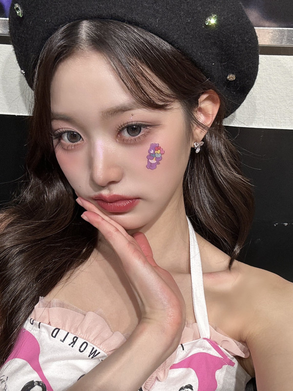 아이브 장원영 러블리한 하트 나시