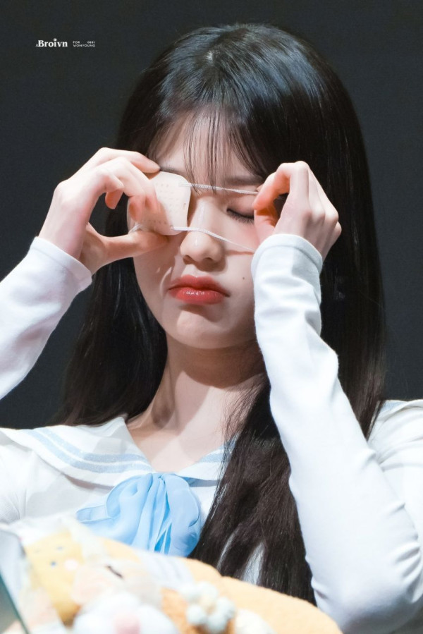 눈병 나서 안대를 쓴 아이브 장원영