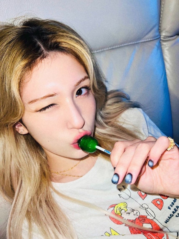 사탕 먹고있는 전소미