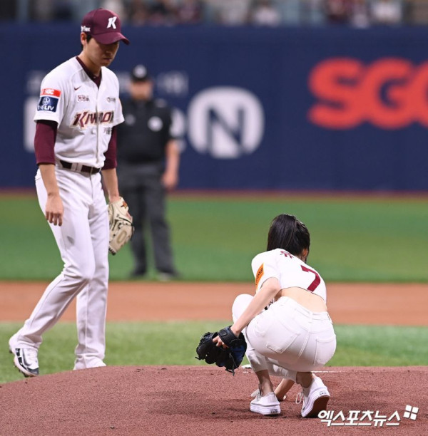 시구하러 간 여자친구 유주 뒤태