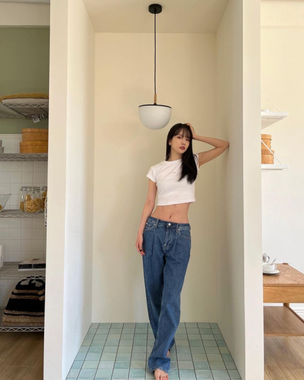 CK 브라팬티를 입은 우주소녀 설아