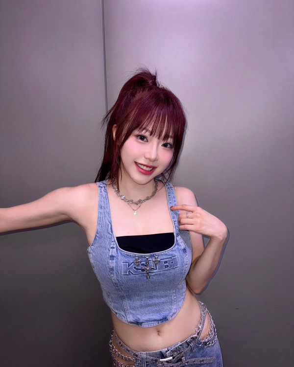 골반노출 청바지 시그니처 지원