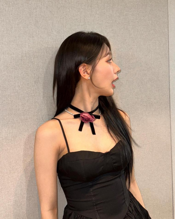 (여자)아이들 미연  블랙 란제리룩 원피스