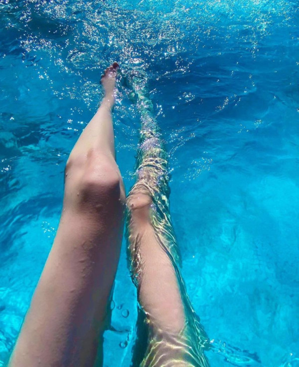 수영하는 배우 이효나