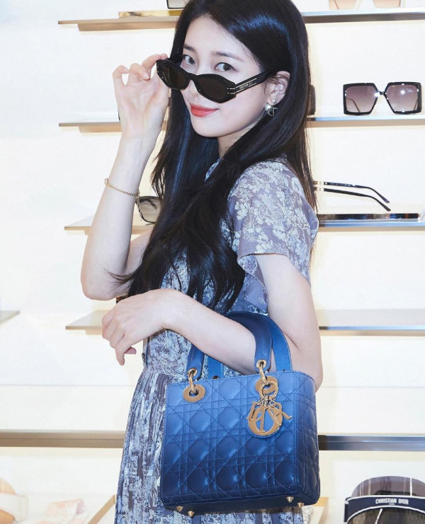 디올 뮤즈 수지