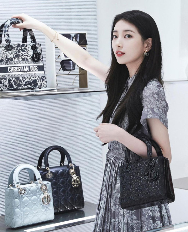 디올 뮤즈 수지