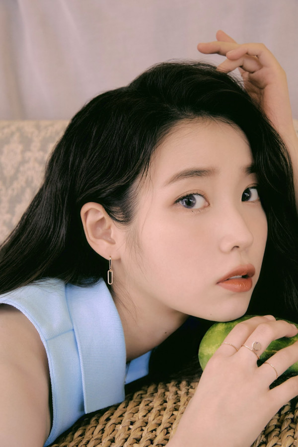 아이유 제이에스티나 2021 여름 화보