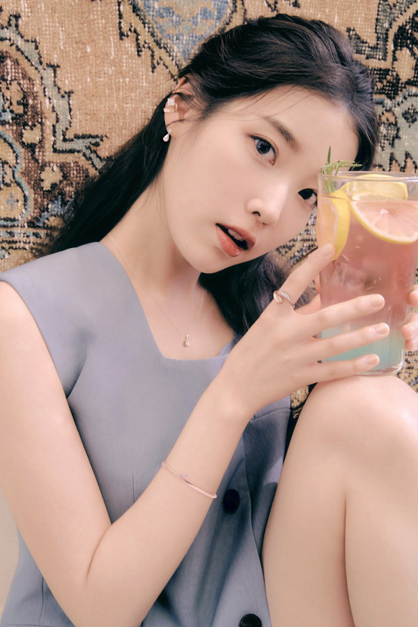 아이유 제이에스티나 2021 여름 화보