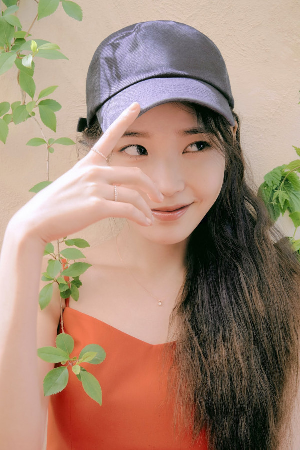 아이유 제이에스티나 2021 여름 화보