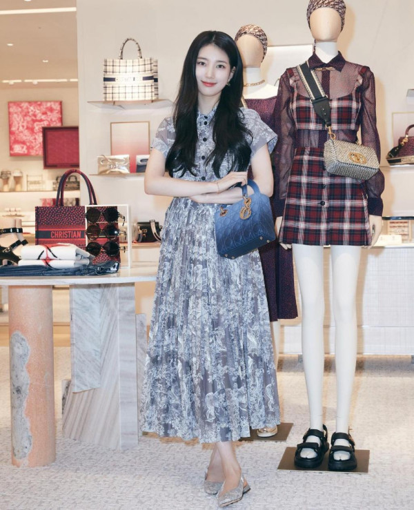 디올 뮤즈 수지