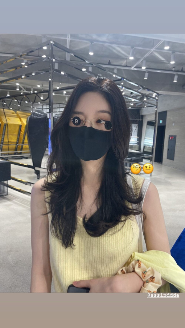 레몬색 골지나시 정채연