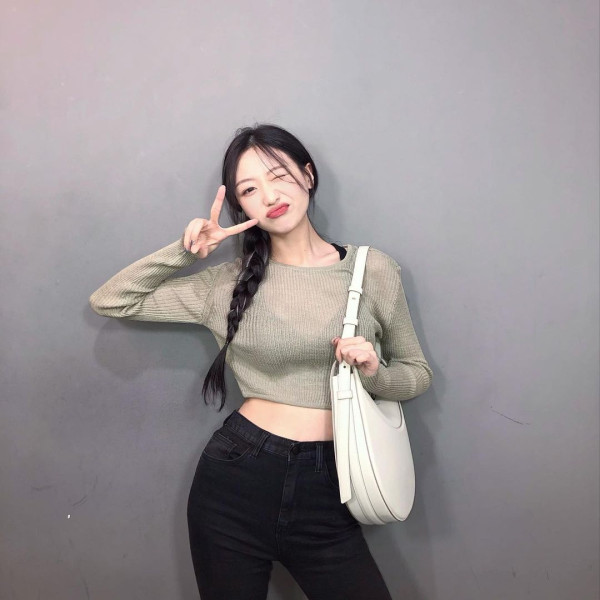 러블리즈 류수정 시스루 니트