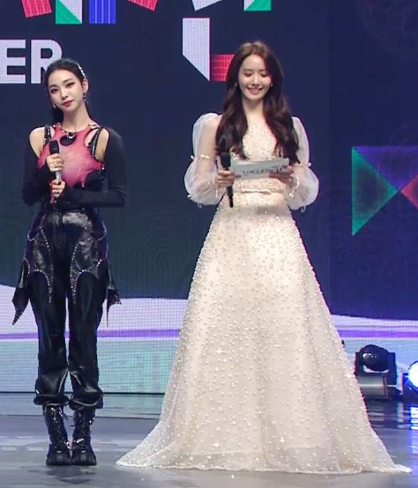 카리나 vs 윤아 투샷