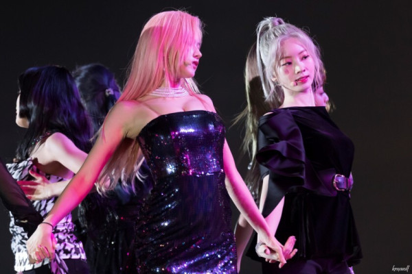 요망한 반짝이 사나