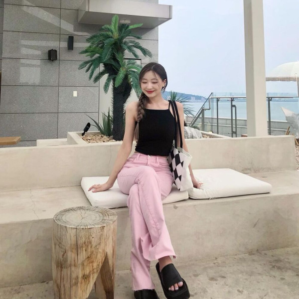 핑크색 바지 류수정 러블리즈 인스타