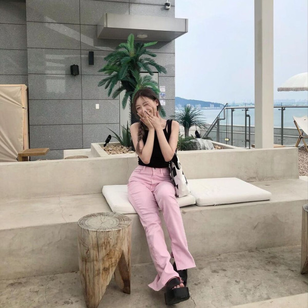 핑크색 바지 류수정 러블리즈 인스타