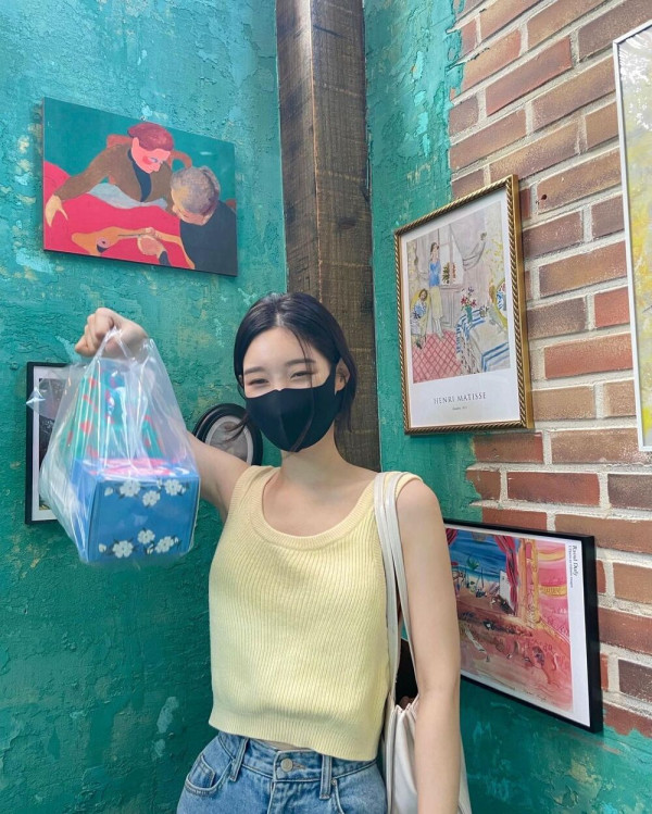 레몬색 골지나시 정채연