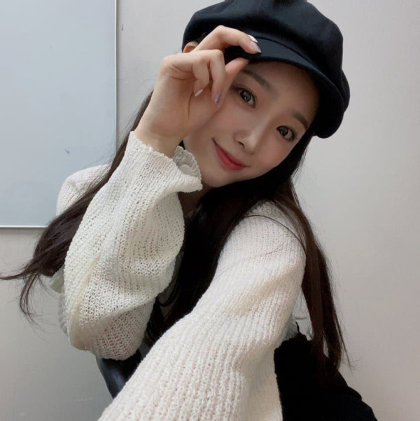 빵모자 쓴 라잇썸 히나