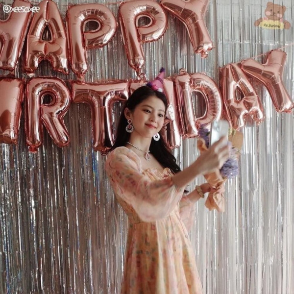 생일파티한 한소희