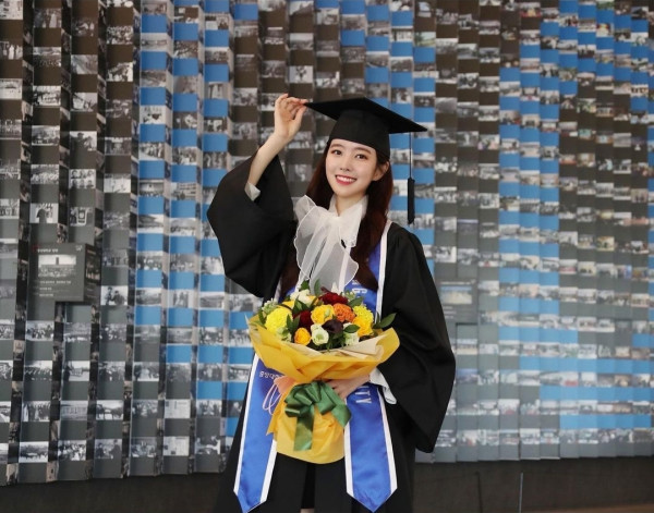 배우 진세연 대학 졸업사진