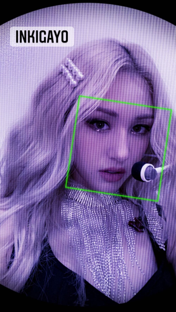 복근이 선명한 전소미