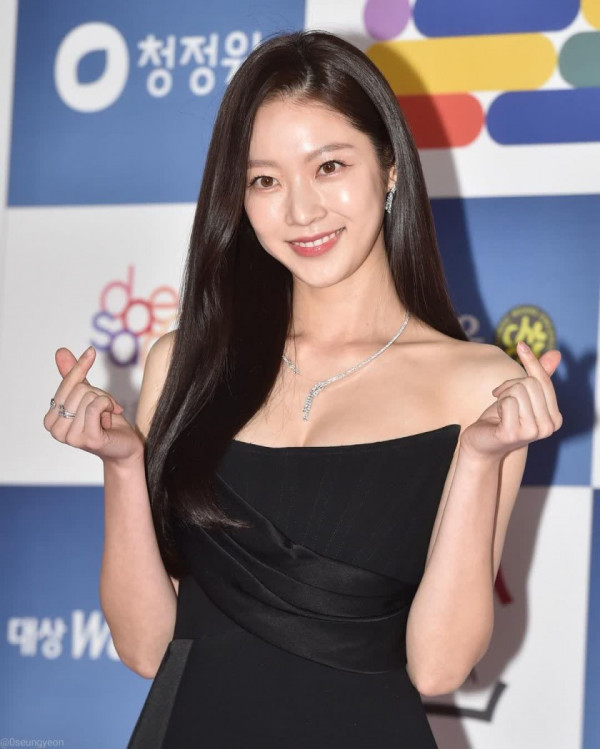 청룡영화제 공승연 검은 드레스