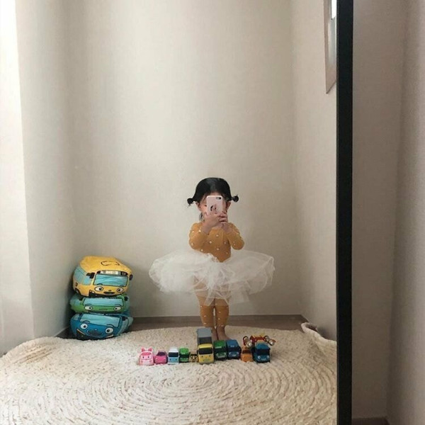 화제의 인스타 거울 셀카녀