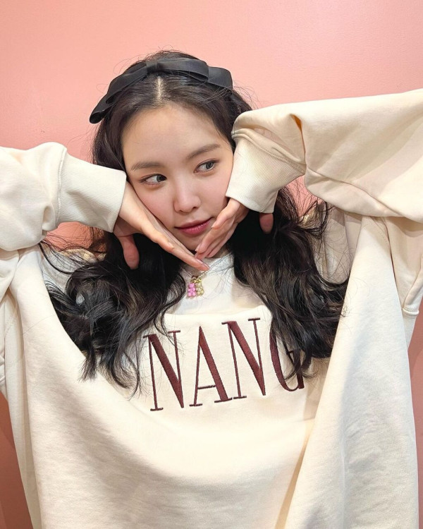 스쿨룩 손나은 인스타