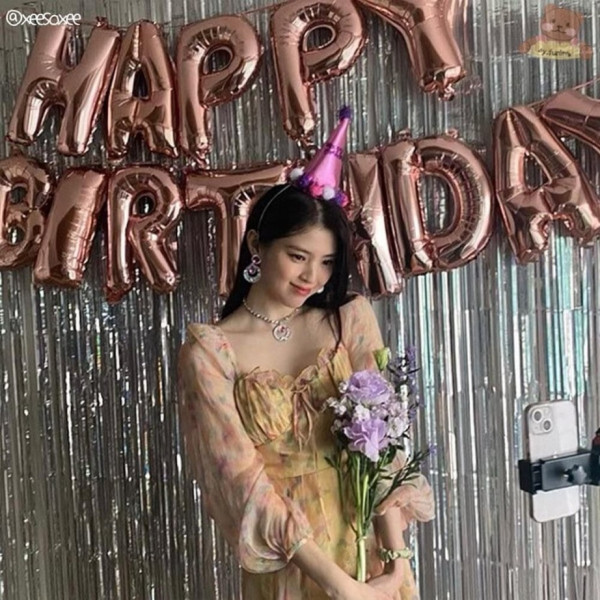 생일파티한 한소희