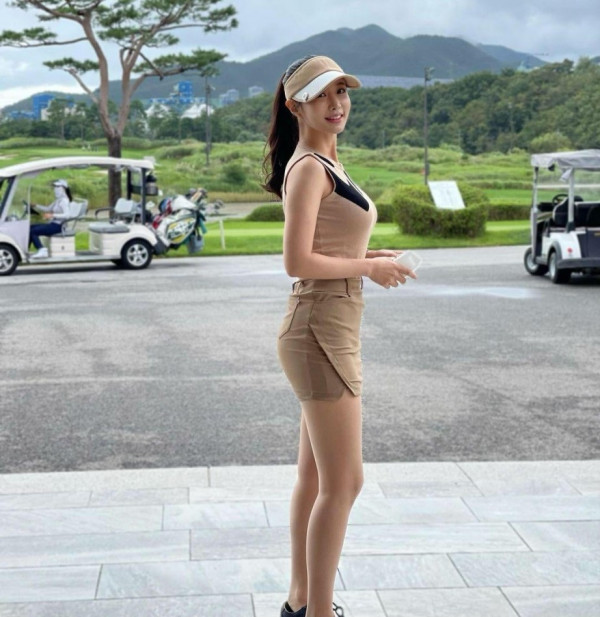 공격적으로 골프치는 조현