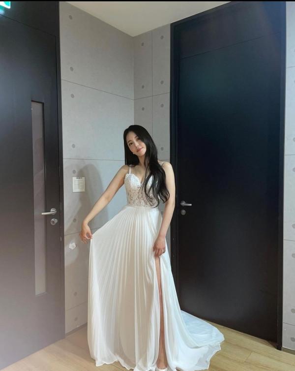 MBC 연예대상 브레이브걸스 유정 흰드레스