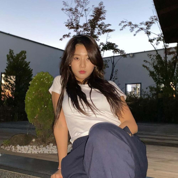 CLC 장승연..얇은 흰티 적나라하게 비치는 브라