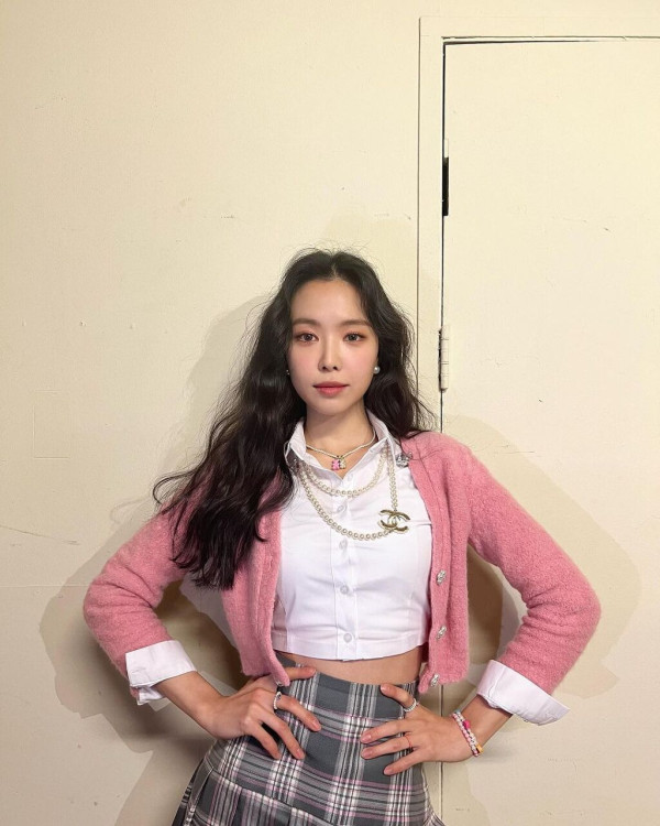 스쿨룩 손나은 인스타