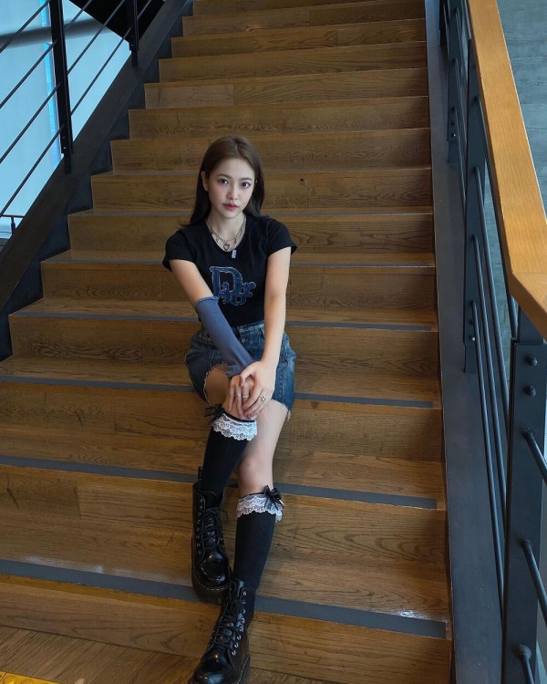 예리 흰 망사스타킹