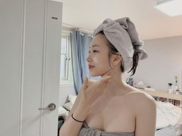가운만 걸친 브레이브걸스 전 맴버 예진