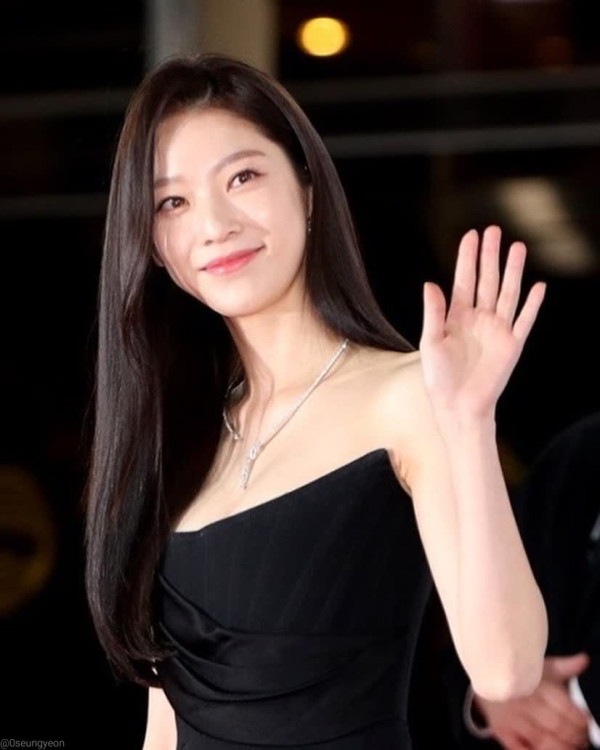 청룡영화제 공승연 검은 드레스