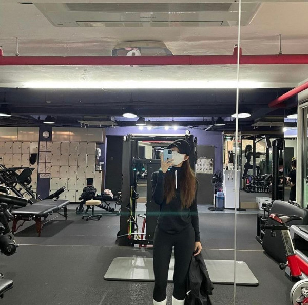 아침마다 헬스하러 나가서 인증샷 남기는 정은지