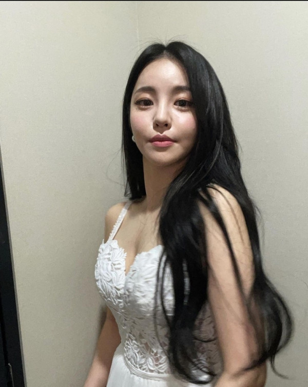 MBC 연예대상 브레이브걸스 유정 흰드레스