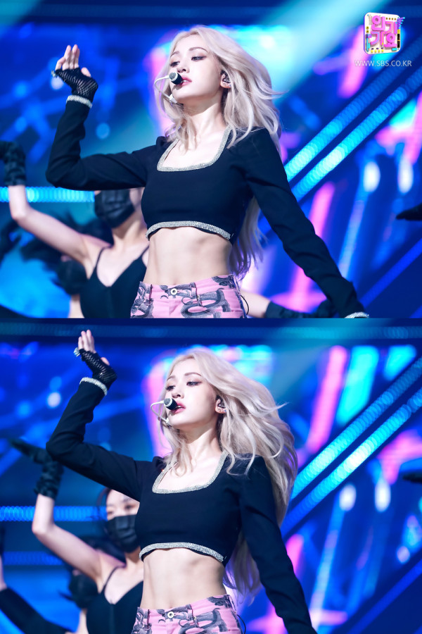 복근이 선명한 전소미