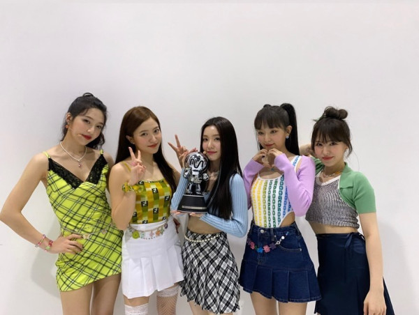예리 흰 망사스타킹