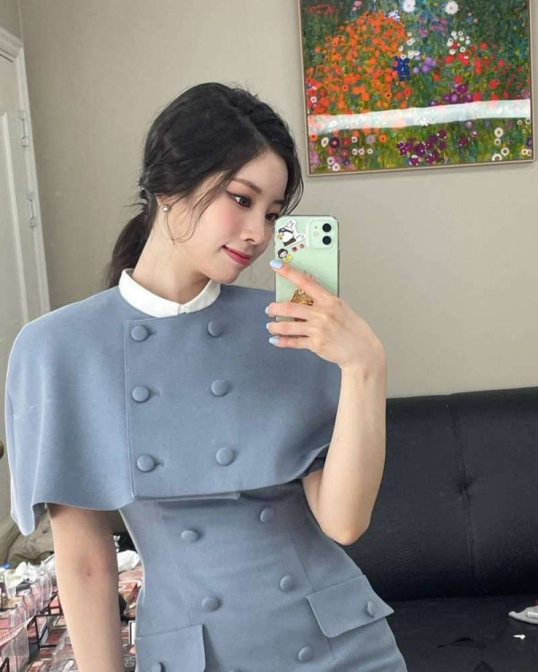 다현 얇은 허리