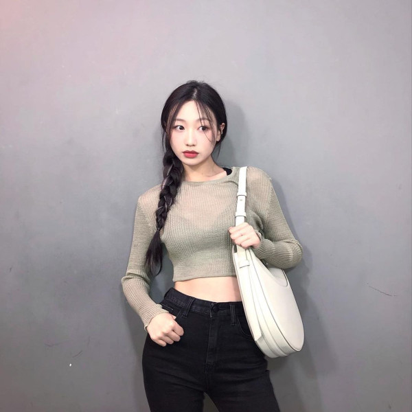 러블리즈 류수정 시스루 니트