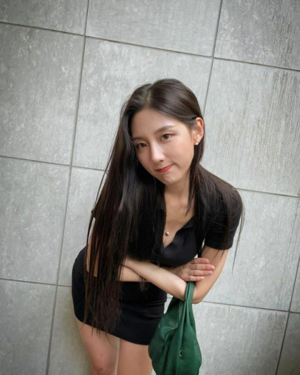 긴 머리 러블리즈 정예인